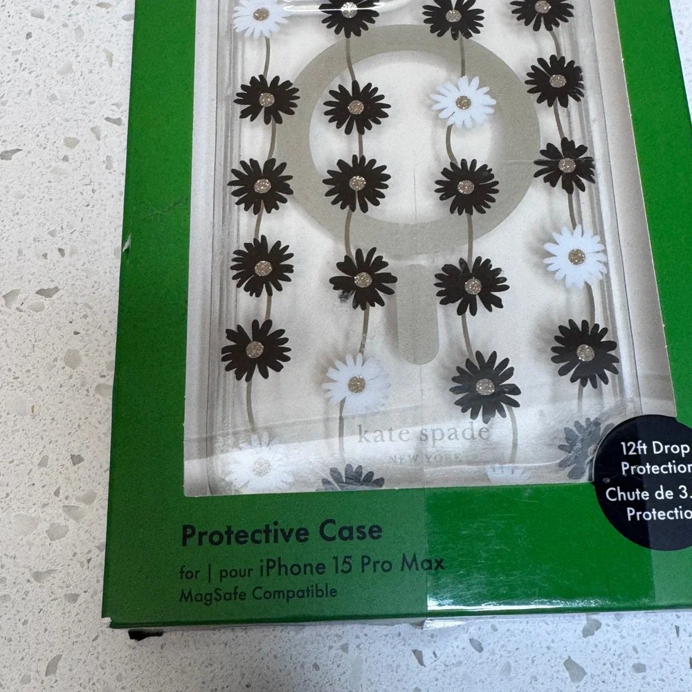 Kate Spade for iPhone 15 Pro Max MagSafe Case Scattered Daisy Floral Black White